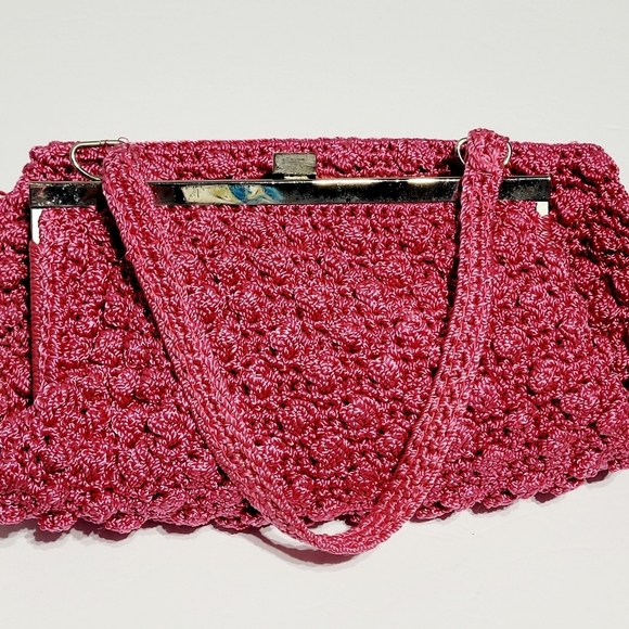 Vintage Vibrant Pink Crocheted Popcorn/Bubble Purse with Silver Clasp Closure. - Picture 3 of 10